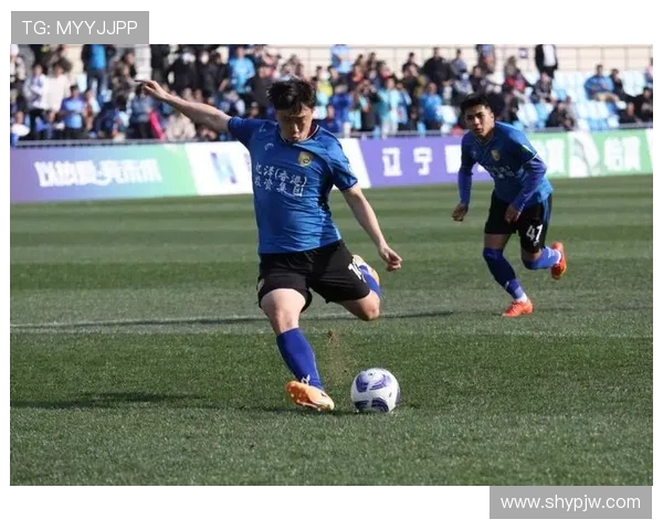 大连鲲城3-1逆袭石家庄功夫 多米尼克梅开二度助球队取胜 大连鲲城3-1逆袭石家庄功夫 多米尼克梅开二度助球队取胜